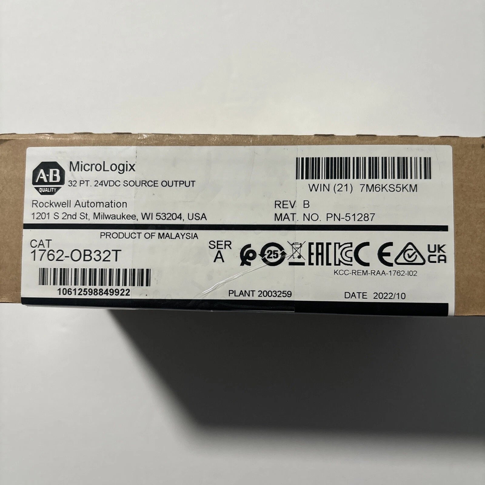 New Factory Sealed Allen-Bradley 1762-OB32T SER A MicroLogix 32 Point D/O Module